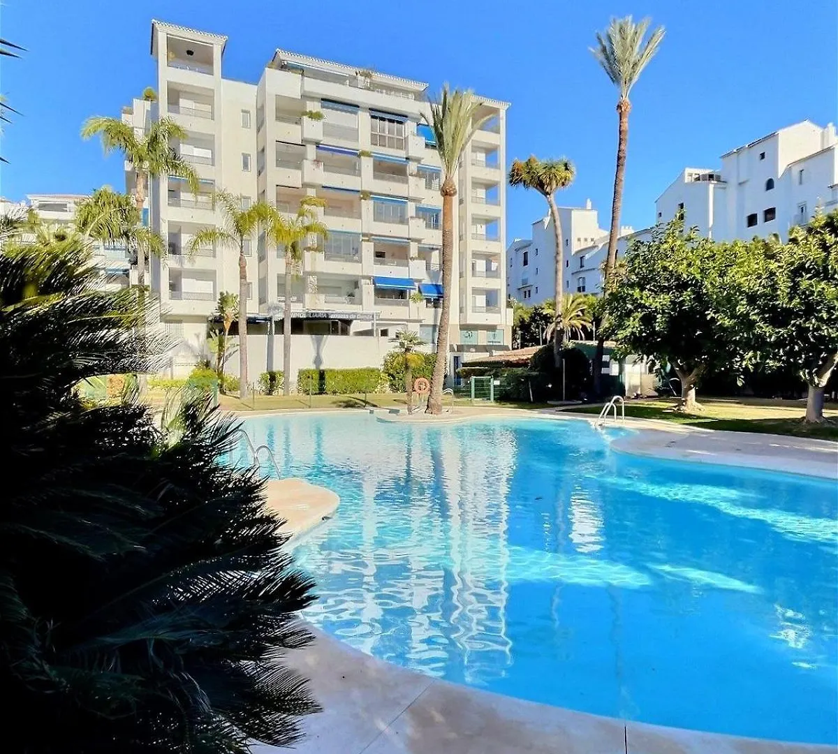 Harbour Heaven 2 Bed, 2 Bath Apartment Steps From Puerto Banus Marina And Beach Marbella