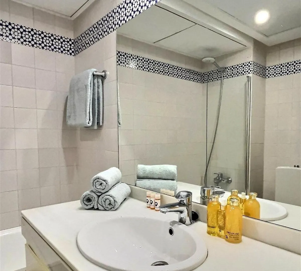 Harbour Heaven 2 Bed, 2 Bath Apartment Steps From Puerto Banus Marina And Beach Marbella 0*,  Spain