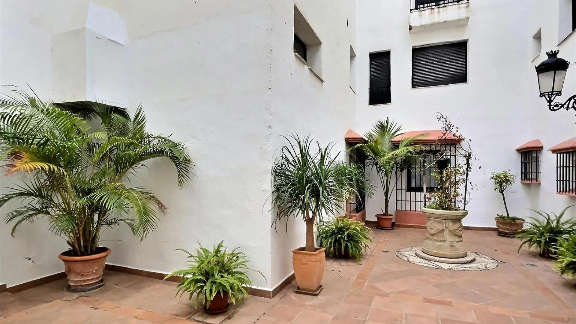 Harbour Heaven 2 Bed, 2 Bath Apartment Steps From Puerto Banus Marina And Beach Marbella