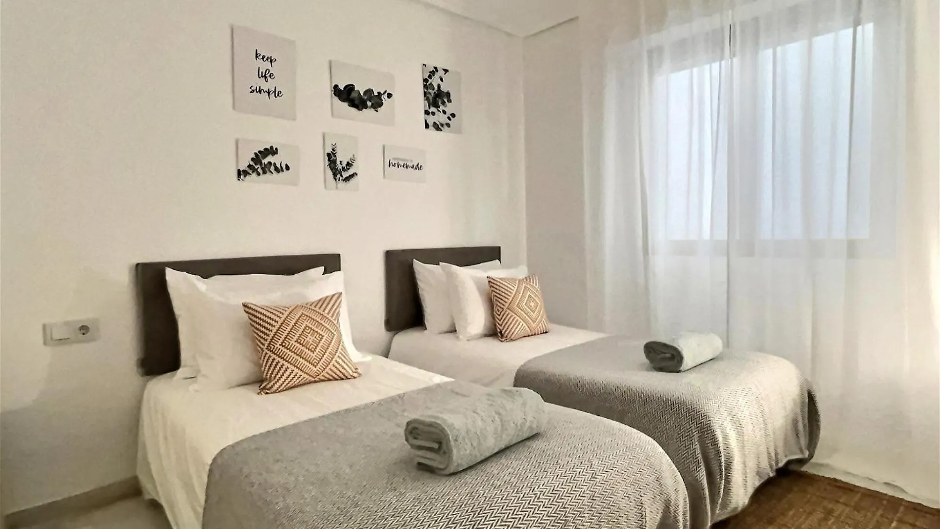 Harbour Heaven 2 Bed, 2 Bath Apartment Steps From Puerto Banus Marina And Beach location