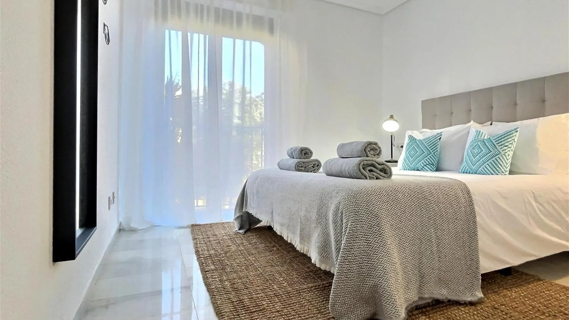 Harbour Heaven 2 Bed, 2 Bath Apartment Steps From Puerto Banus Marina And Beach Marbella