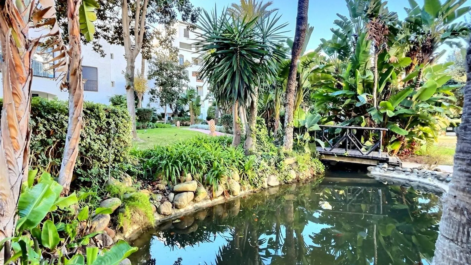 Harbour Heaven 2 Bed, 2 Bath Apartment Steps From Puerto Banus Marina And Beach Marbella